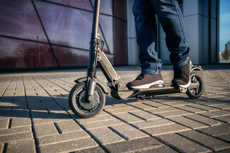 Electric Scooter vs Electric Unicycle: Expectations vs. Reality 1
