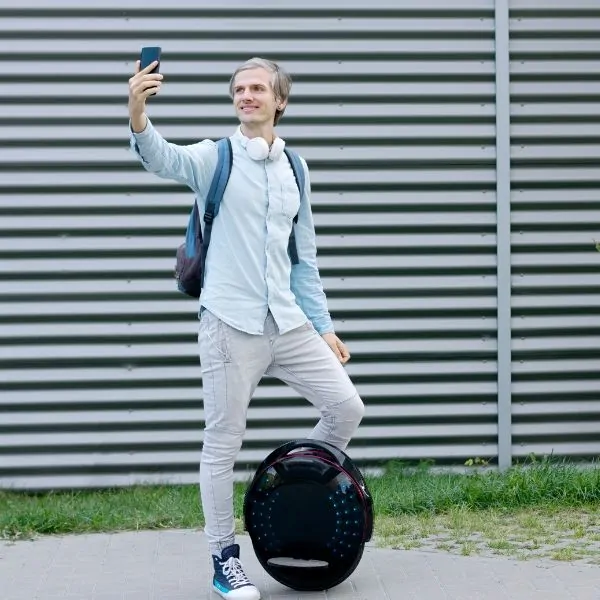 How Fast Does Electric Unicycle Go? Fastest Electric Unicycles 3