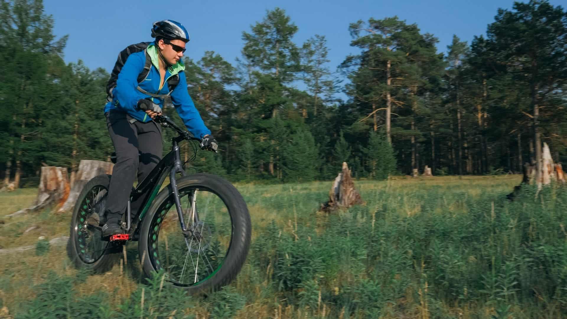 fat tire electric bikes in outdoors