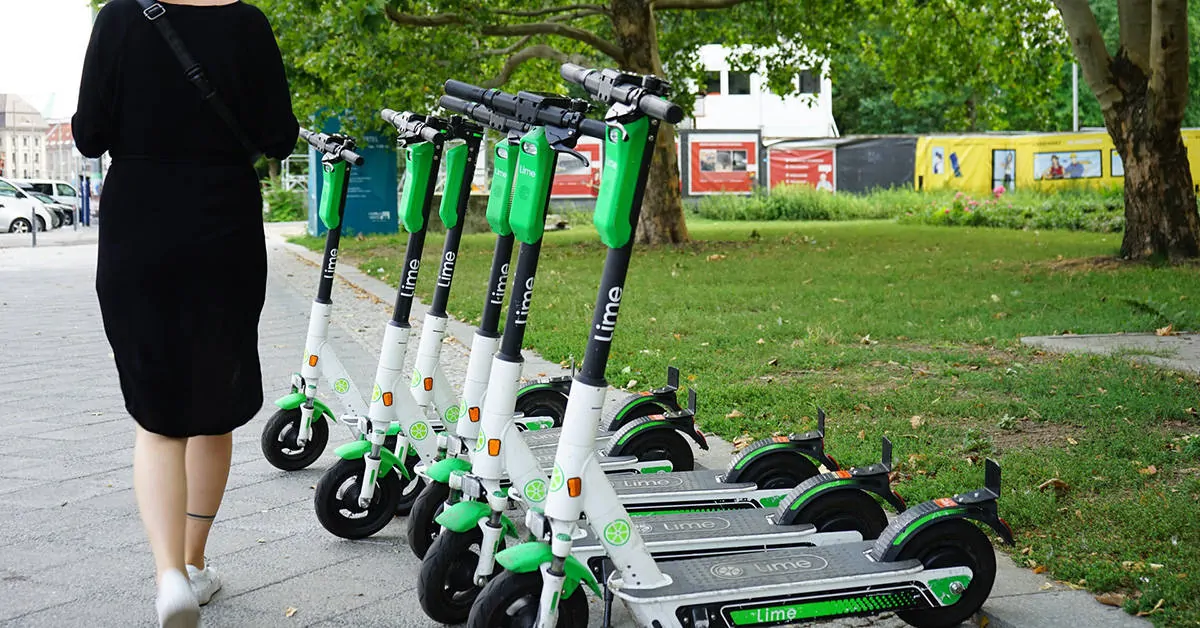 Best Reviewed Coolest Electric Scooters In 2025: Revolutionize Your Commute