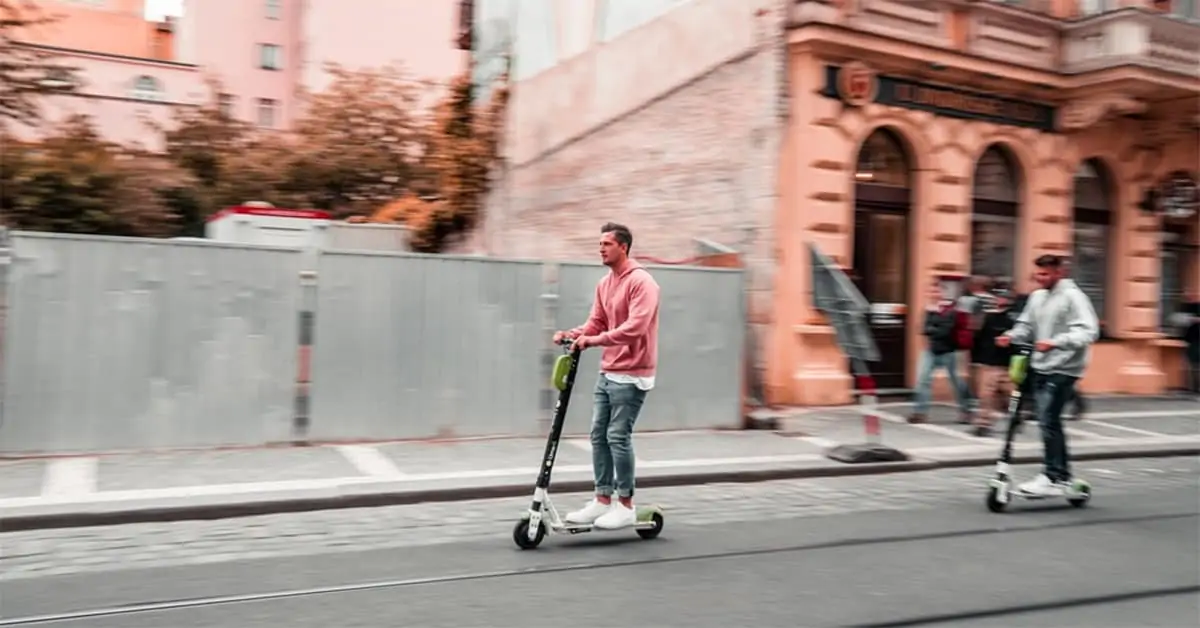 The Best ‌Electric‌ ‌Scooters‌ ‌30‌ ‌mph ‌and‌ Above‌ ‌|‌ ‌3 ‌Speed‌ ‌Demons‌ ‌of‌ ‌2025