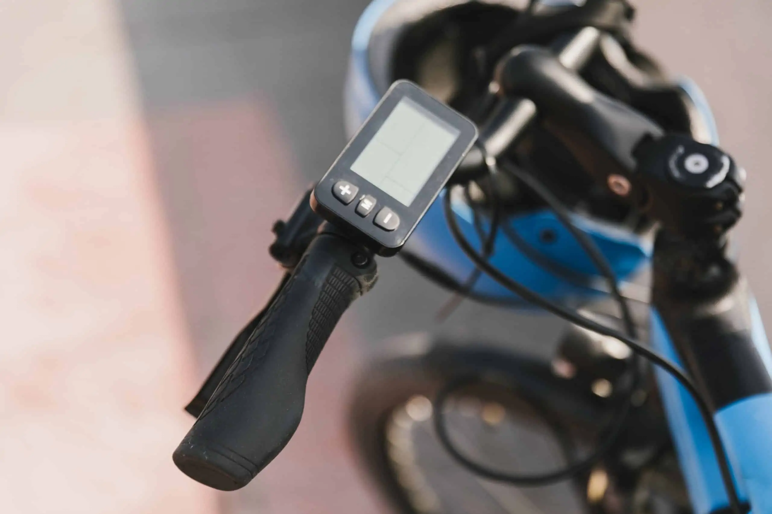 EBike Twist Throttles Vs Thumb Throttles – Best Options