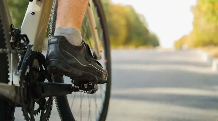 What Features Should Bike Riders Look for When Buying a Cycling Shoe?